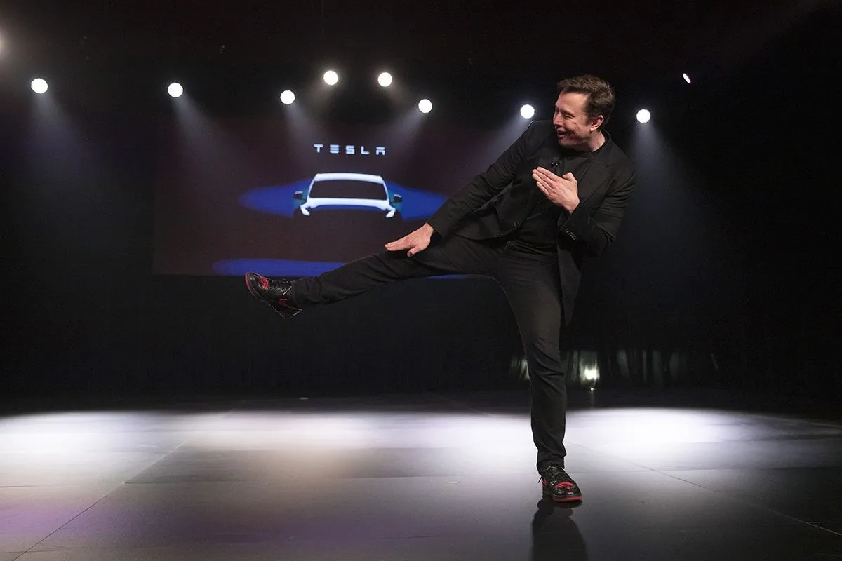 Маск на презентации Tesla Y