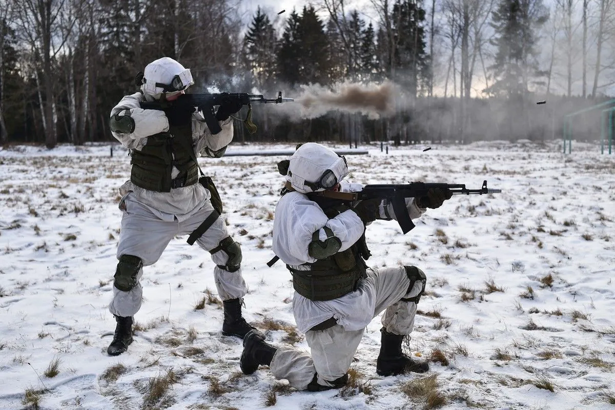 Солдаты стреляют