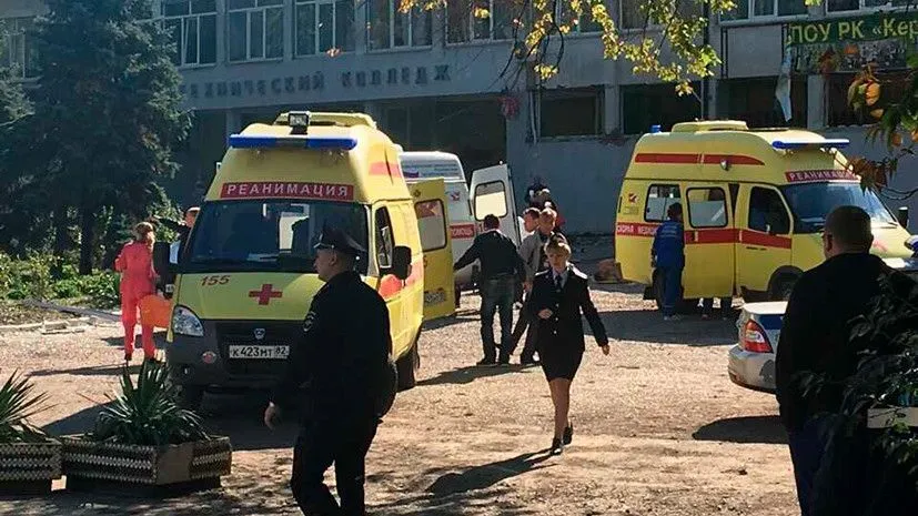 Колледж в Керчи подорвали, очевидцы говорят о стрельбе