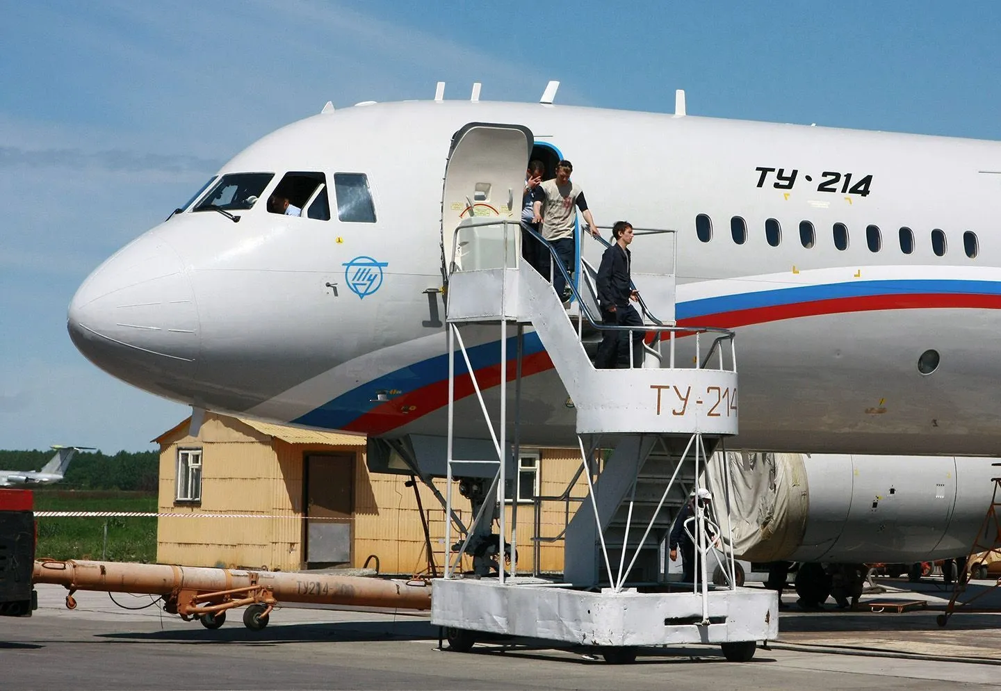 ту-214