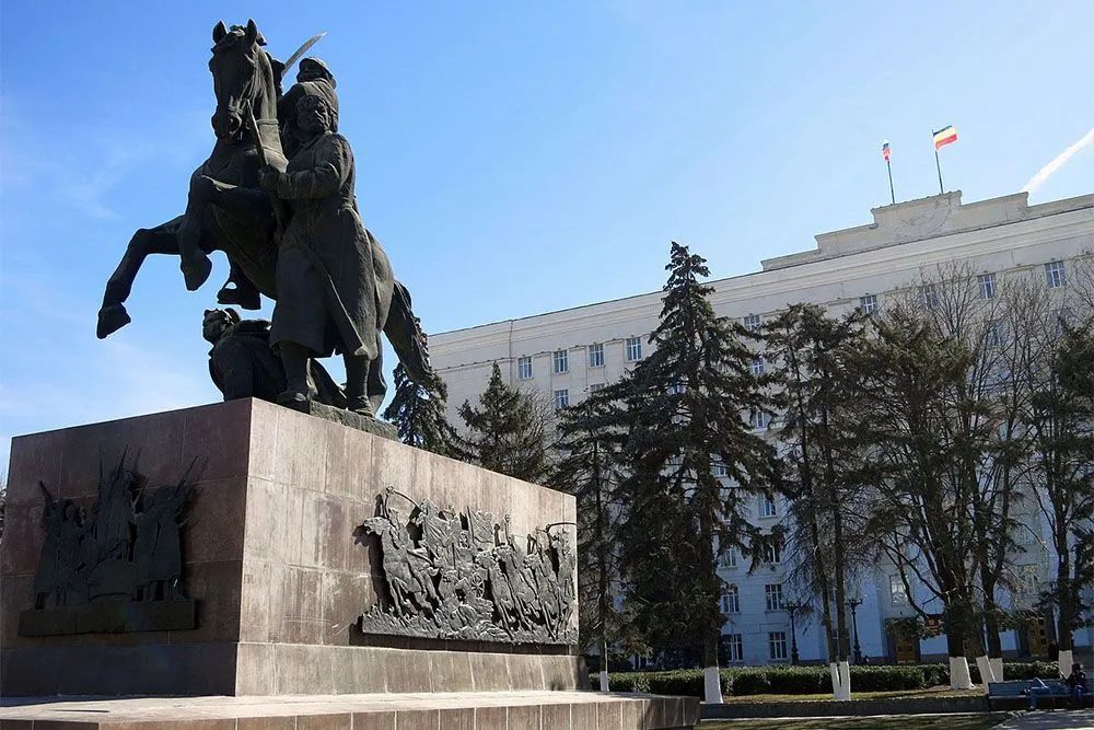 монумент в ростове