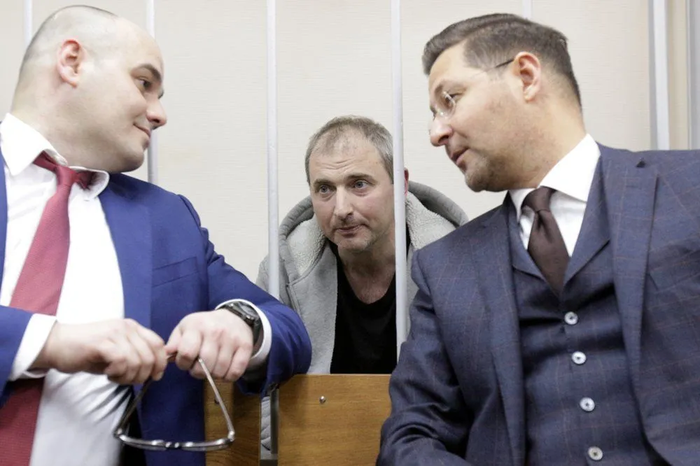 Лидера группы хакеров «Шалтай-Болтай» приговорили к двум годам колонии