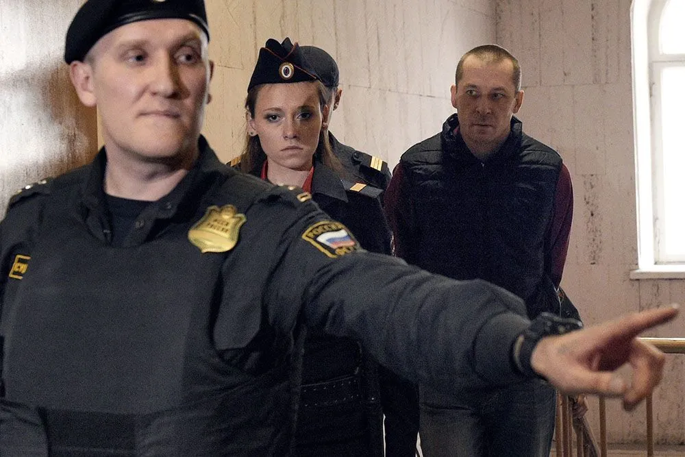 Суд в Москве отобрал у семьи полковника Захарченко 9 млрд рублей в пользу государства