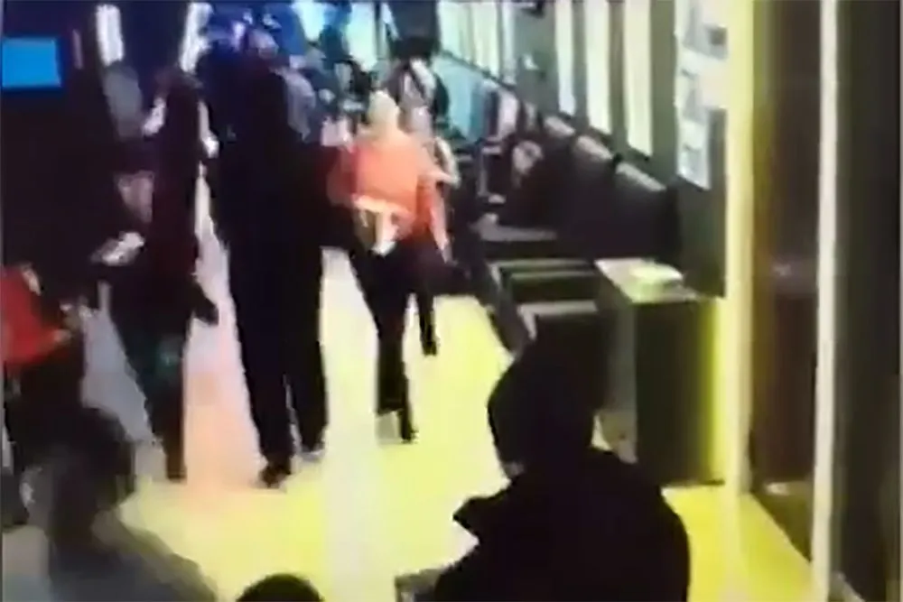 Игорь Востриков показал видео с камеры наблюдения в кемеровском ТЦ «Зимняя вишня»