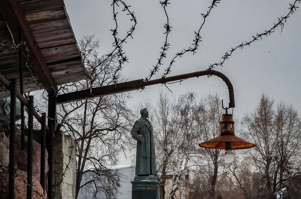 Феликс грустит