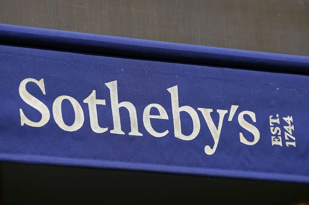 На аукционе Sothebyʼs продали бутылку коньяка 1762 года