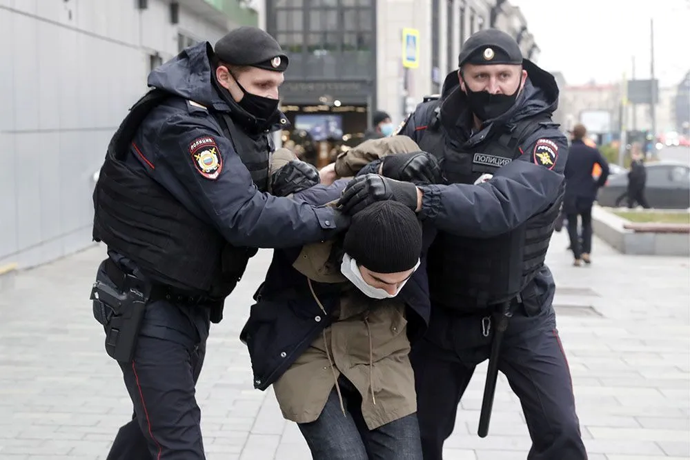 Митинг посольство франции