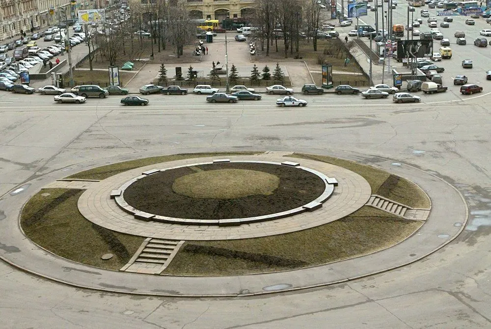 место от пямятника