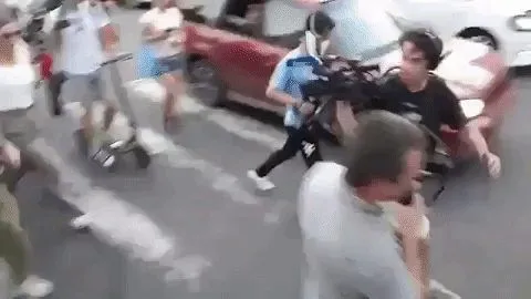 гифка шнуров