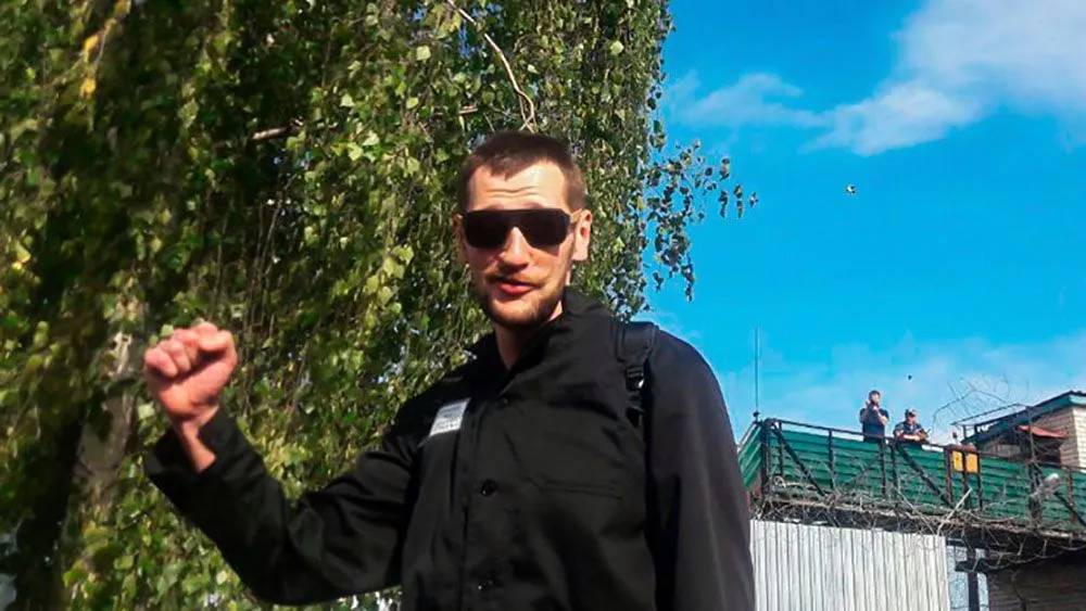 Олег Навальный вышел из колонии
