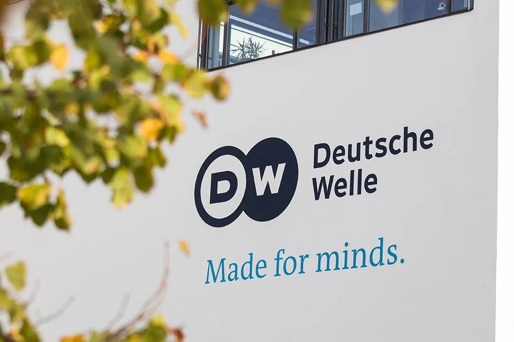 DW