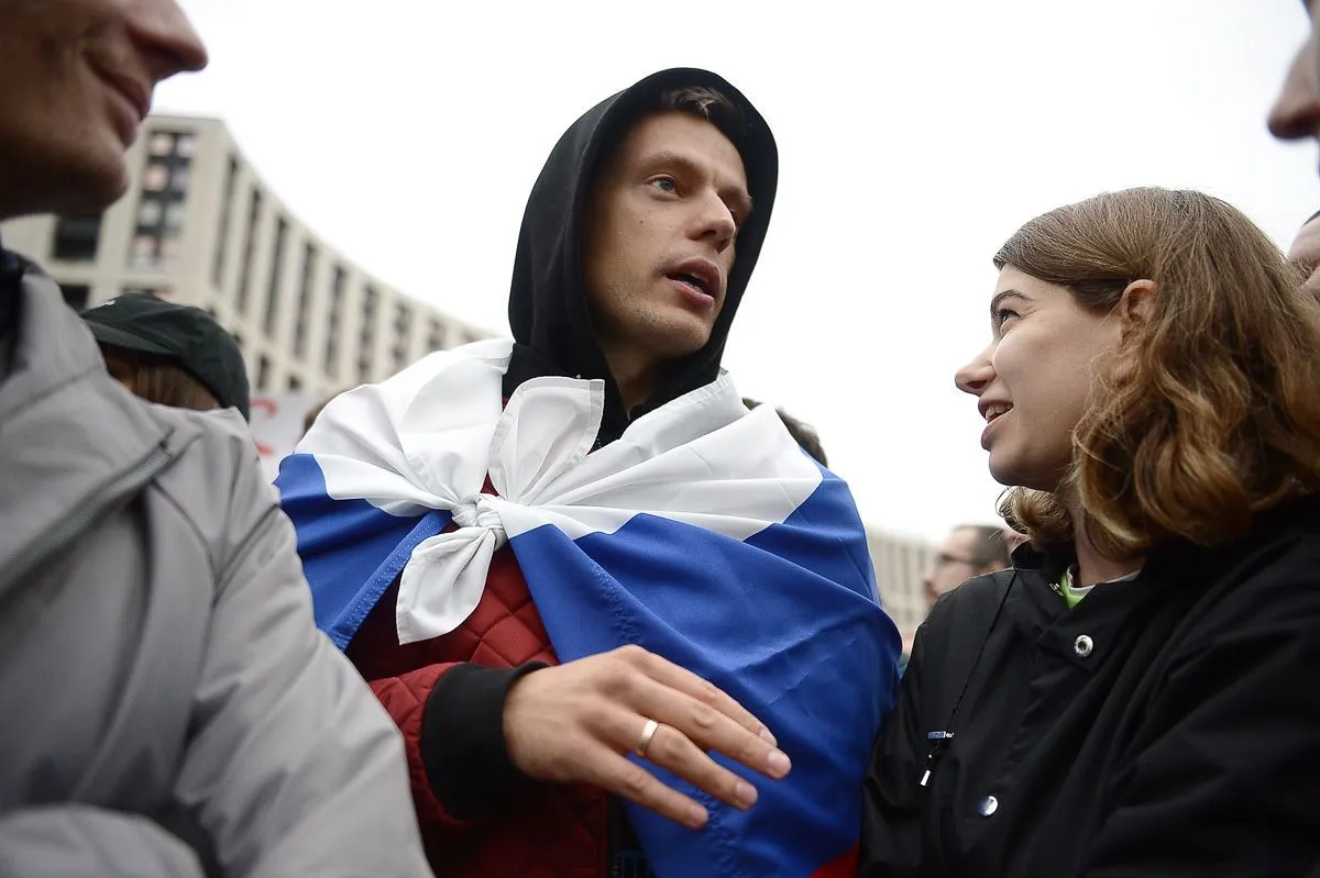 Дудь на митинге