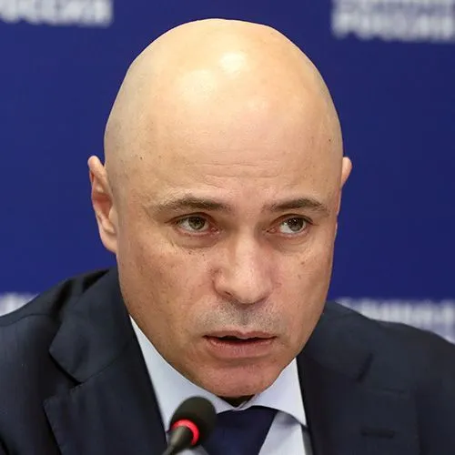 Игорь Артамонов