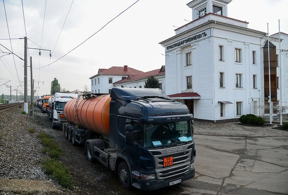 нефть страшно дешевеет