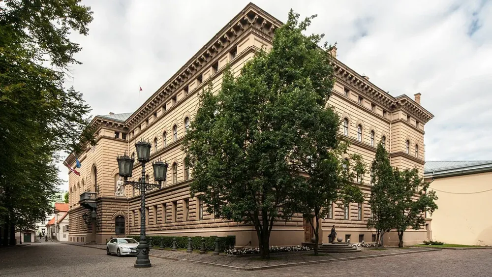 1280px-16-08-31-Saeima-RR2_4027