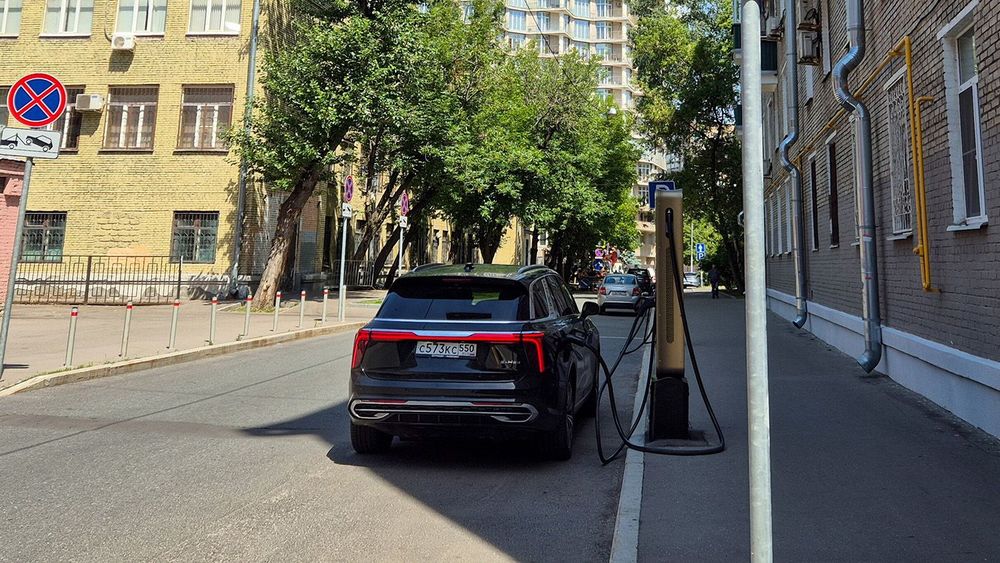 Работа зарядных станций для электромобилей «Энергия Москвы»