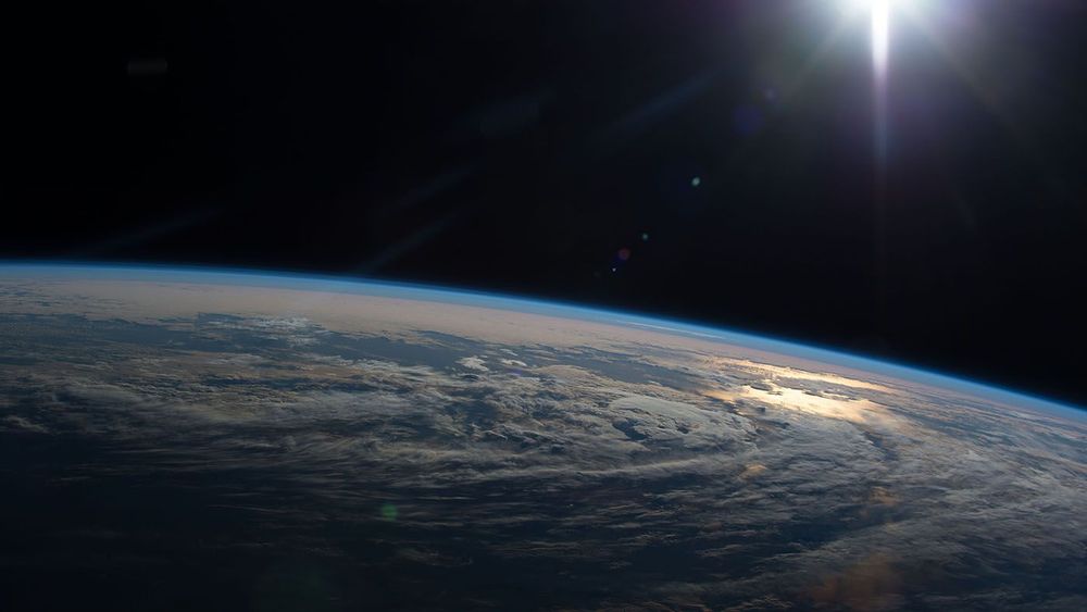 NASA 207113777 73.7F