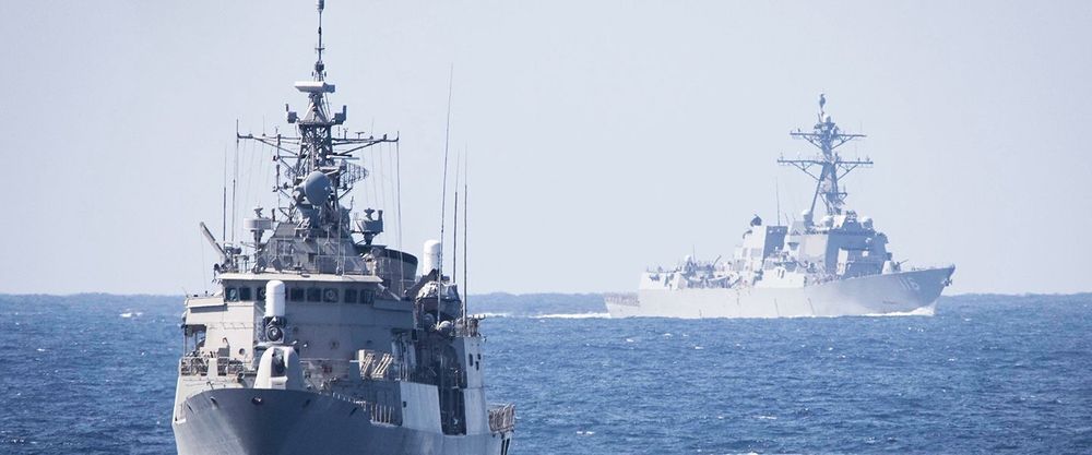 CNN: США рассматривают возможность направить военные корабли в Черное море