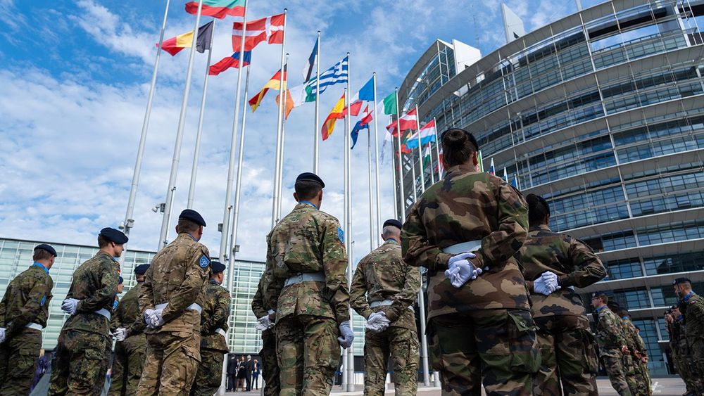 Politico: в Европе испугались «окна возможностей» для России