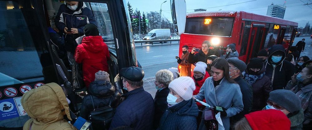 Конфликты, сбои и сотни высаженных пассажиров. В Татарстане начали действовать QR-коды на транспорте