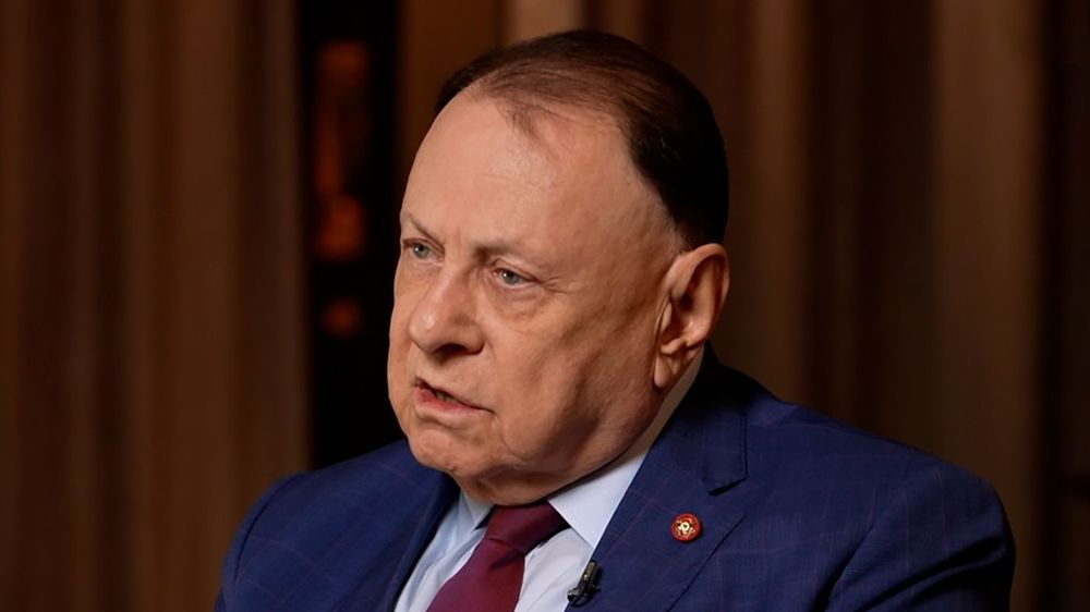 «Нет человека, для кого я что-то не сделал в театре»: Варшавер – о «Ленкоме», Захарове, Абдулове
