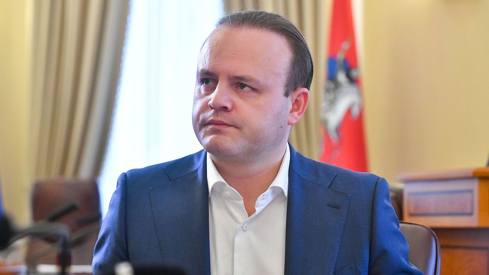 Подача документов кандидата в мэры Москвы от партии «Новые люди» Владислава Даванкова