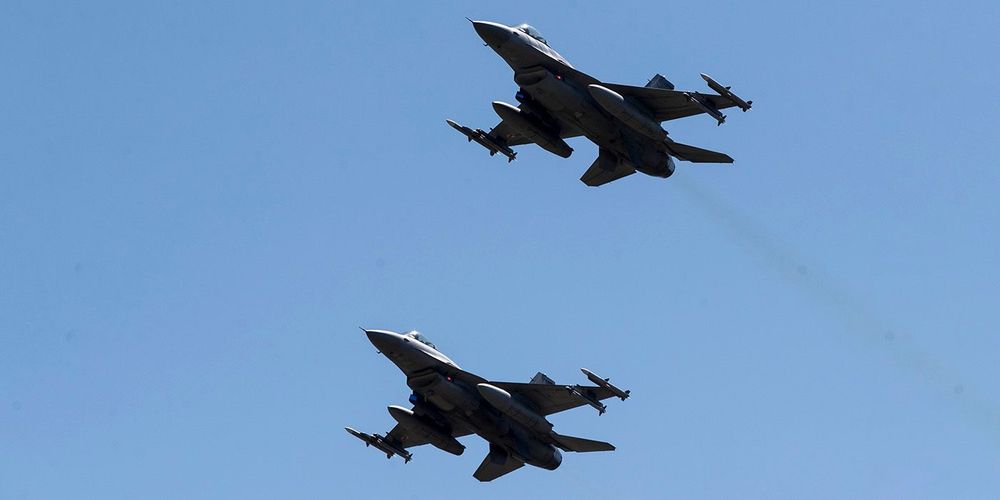 Rzeczpospolita: Польша столкнулась с острой нехваткой пилотов F-16