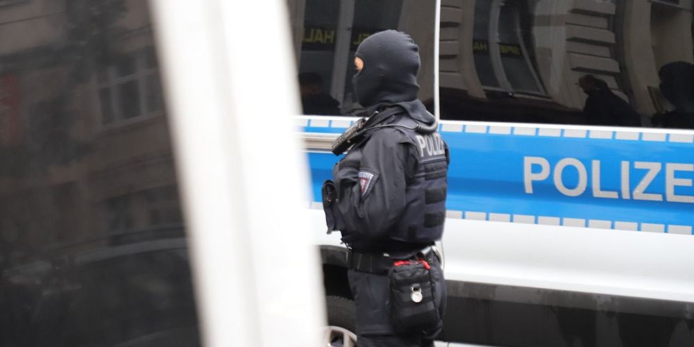 «Целенаправленно выведывал информацию»: в Германии украинца заподозрили в шпионаже на Россию