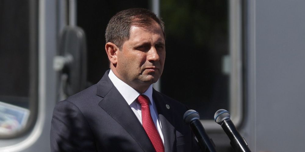 Глава Минобороны Армении отправился в Чехию после переговоров президентов о безопасности