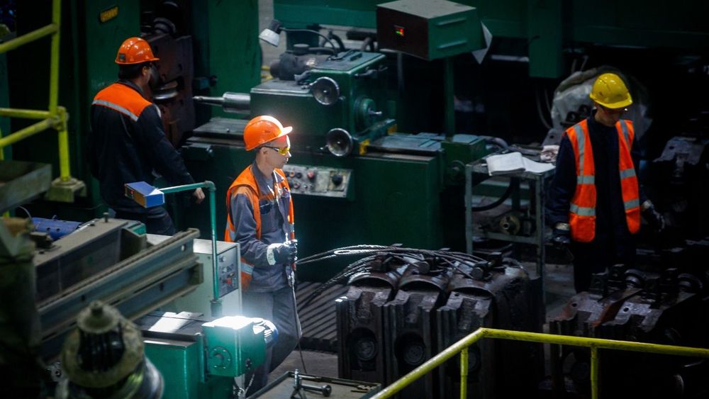 «Не загонять в долги»: в Госдуме предложили повысить МРОТ до 50 тыс. рублей