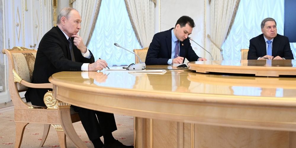 «Не кормите крокодила»: глава Минобороны Британии раскритиковал подход США к Путину