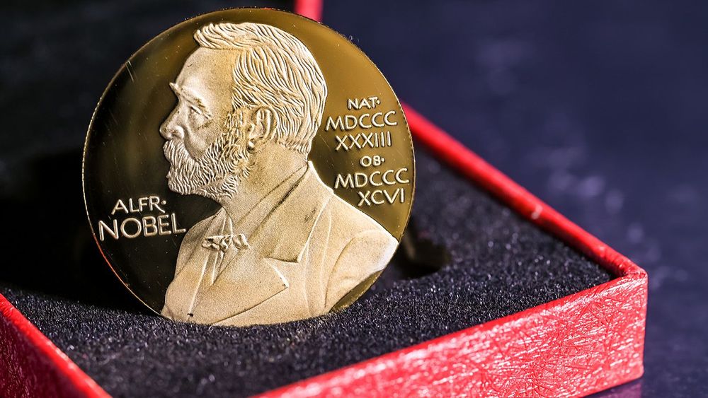 Alfred Nobel medaille prix litterature paix medecine sciences re