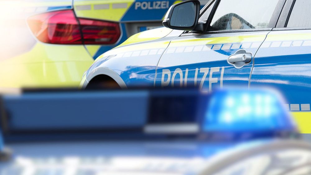 Blaulicht und Polizeiautos in Deutschland