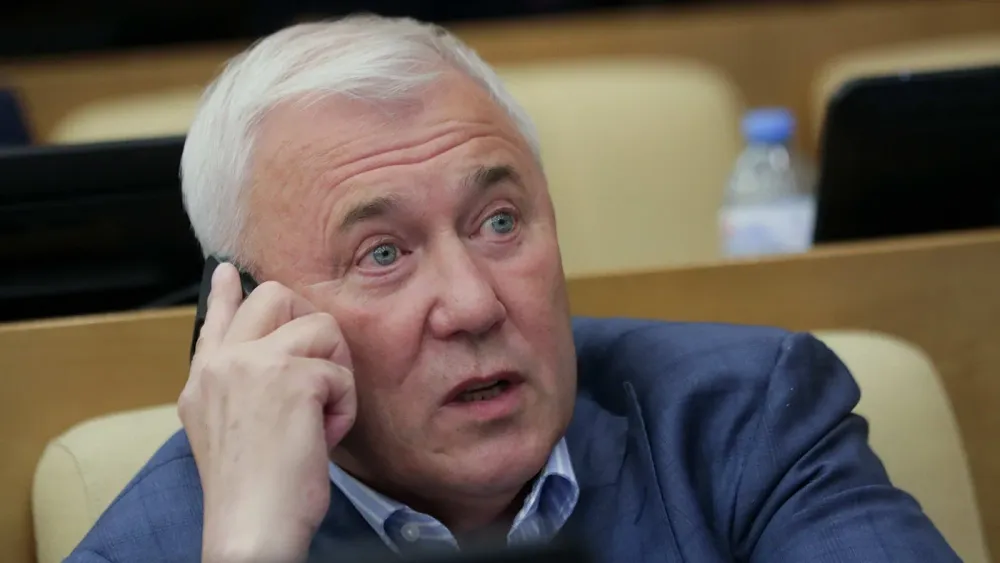 Анатолий_Аксаков_на_пленарном_заседании_в_Госдуме,_2021_год