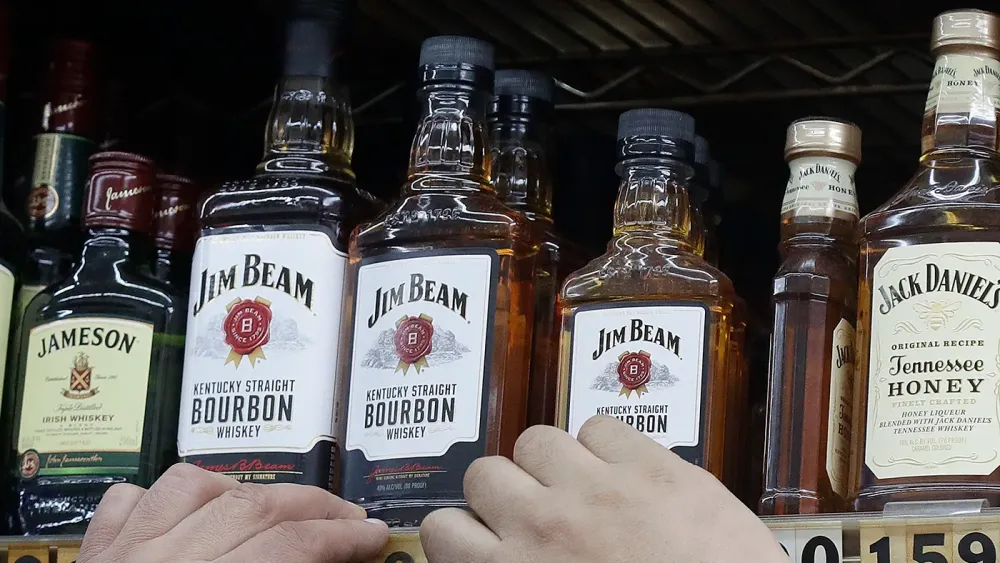 Производитель бурбона Jim Beam получил рекордную прибыль от продаж в России (после объявления об уходе из страны)