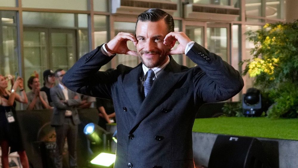People Jonathan Bailey