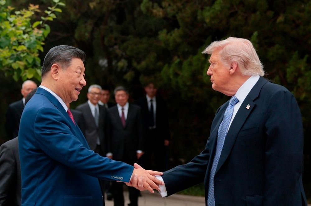 Трамп после встречи с Си приостановил оружейную сделку с Тайванем на $14 млрд