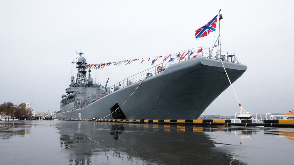 Ceremony to raise St George Honor Ensign on Azov large landing ship in Sevastopol