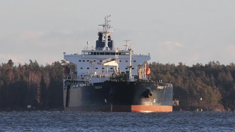 Crude_oil_tanker_Eagle_S_at_Porvoo_2024-12-31_a