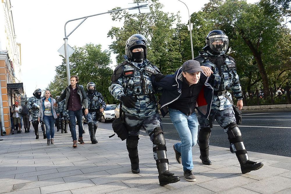 В Москве задержали больше 250 человек после согласованного митинга за честные выборы