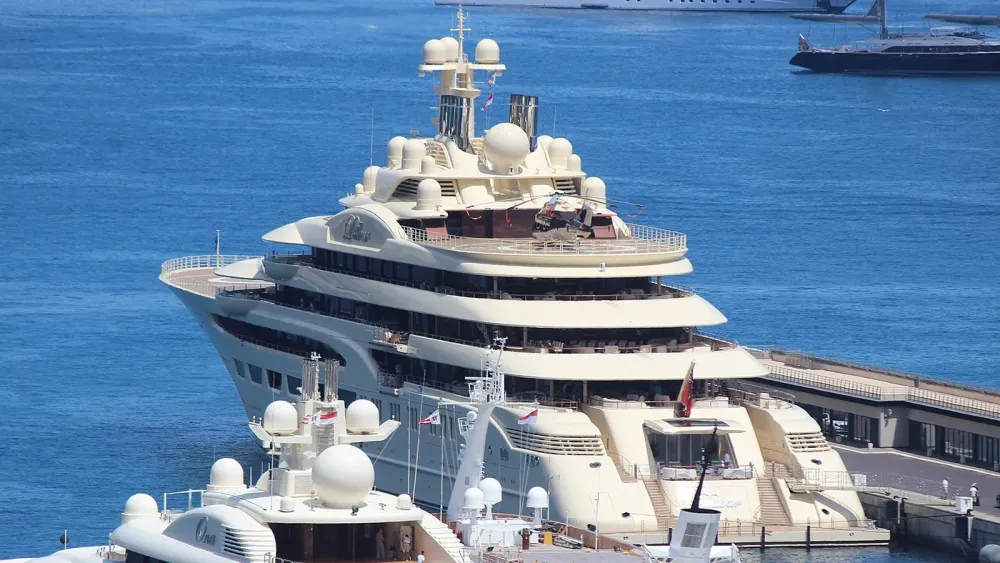 Dilbar_yacht