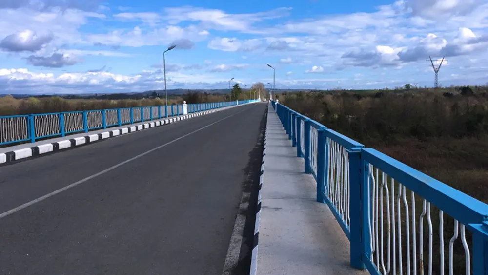 Enguri_bridge_near_Zugdidi