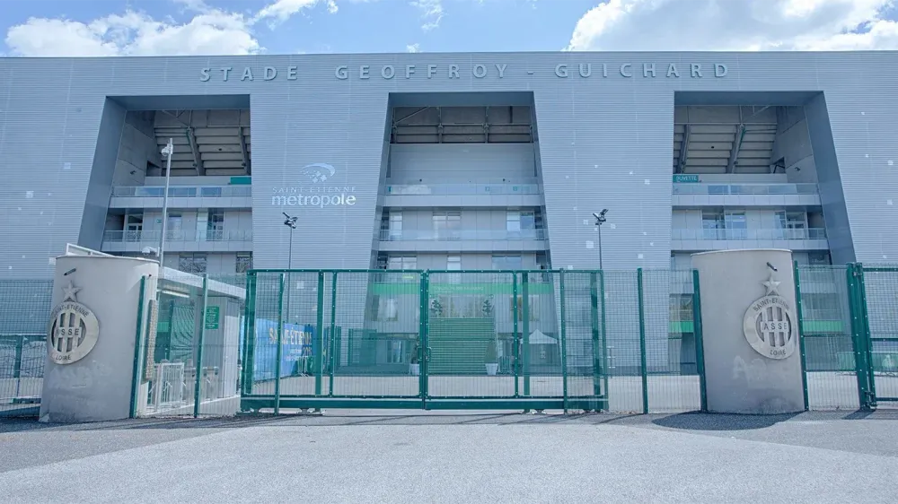 Entrée_du_stade_Geoffoy_Guichard_de_Saint-Étienne_en_2016_