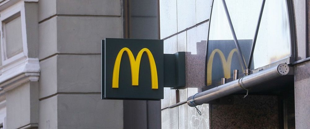 «Известия»: McDonald’s станет Mc и оставит за собой право вернуться в Россию