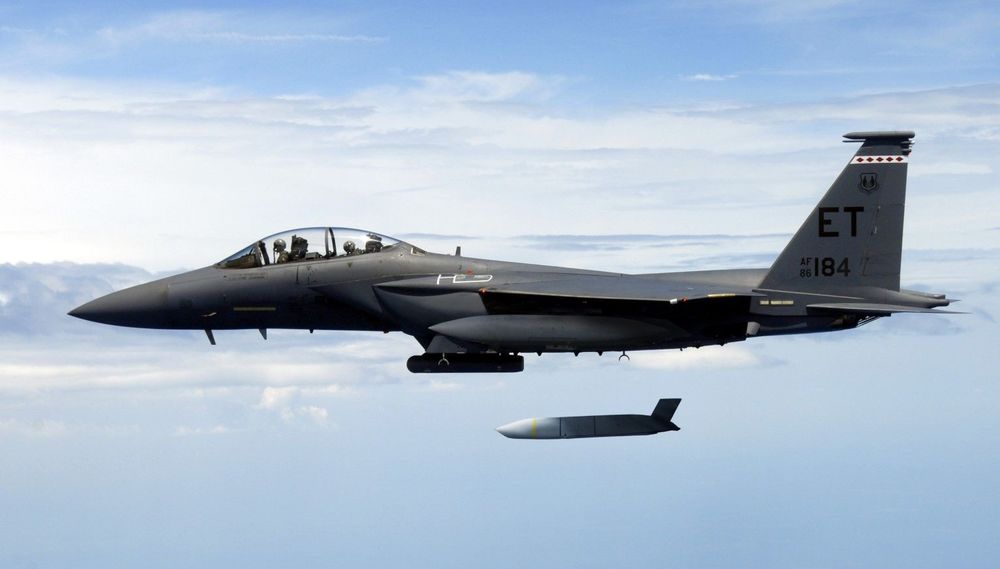 F-15E Strike Eagle истребитель самолет США