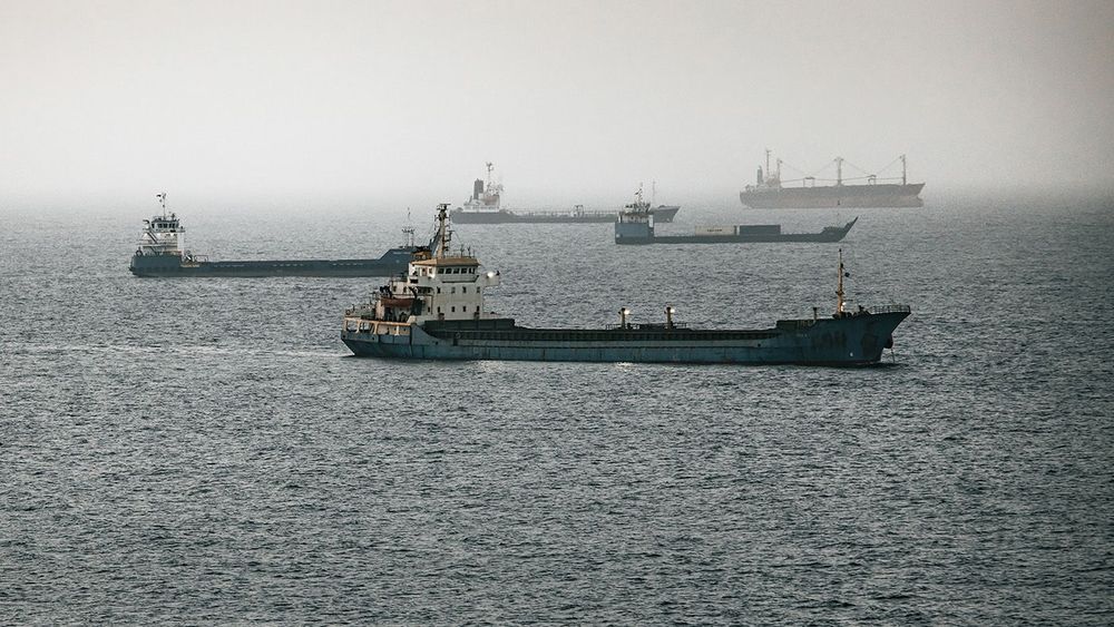 Strait Of Hormuz Reopening Complicated By Mines And Uncertainties Of Ceasefire
