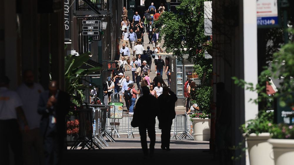 Midtown Manhattan Building Evacuated After Supporting Columns Buckle Inside