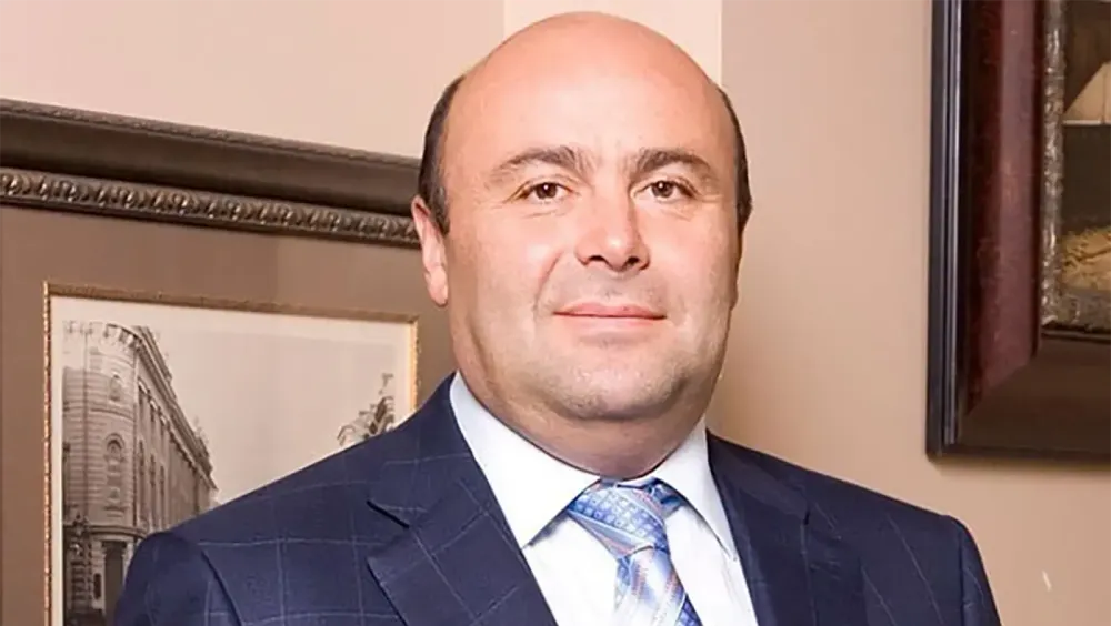 hubutiya-mihail-mihaylovich_17084248981202753220__2000x2000