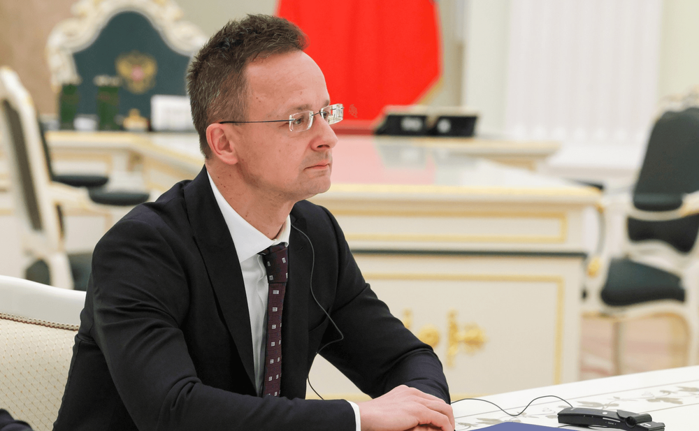 В Венгрии начали расследование против экс-главы МИД Сийярто из-за связей с Россией