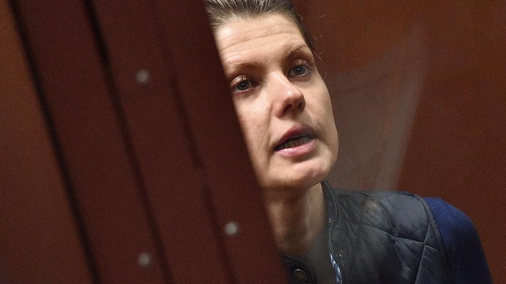 Суд отпустил из-под ареста экс-замминистра Ракову и ректора «Шанинки» Зуева